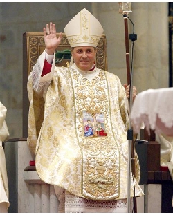 Mons. Iceta, Obispo de Bilbao, invita a sus diocesanos a orar por el Santo Padre Francisco